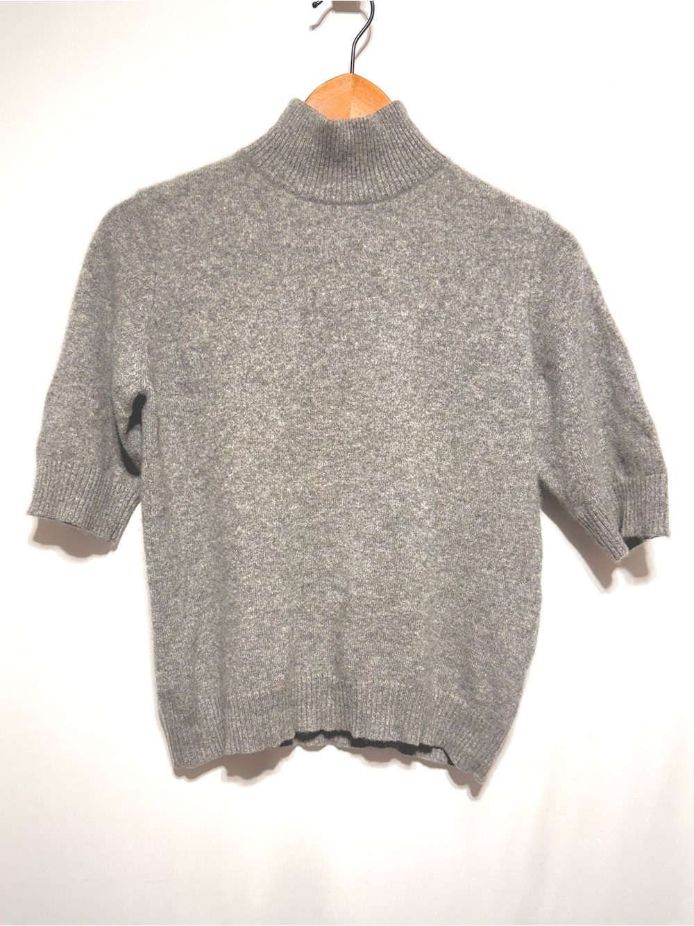 100% Cashmere Grey Short Sleeve Turtleneck Sweater Quiet Luxury S